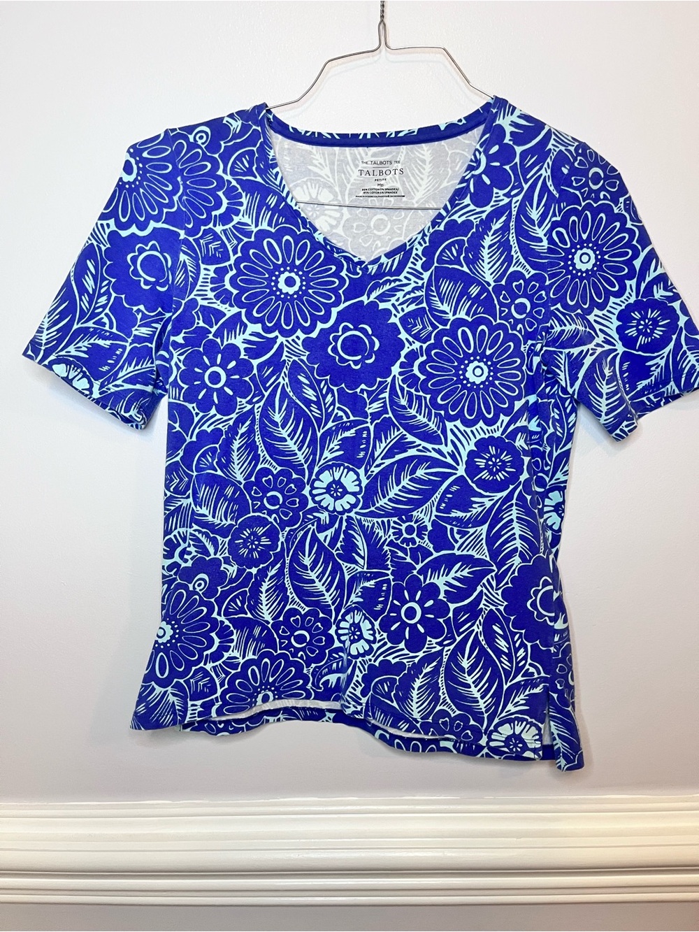 Talbots Royal Blue Floral V‑Neck Short Sleeve Top